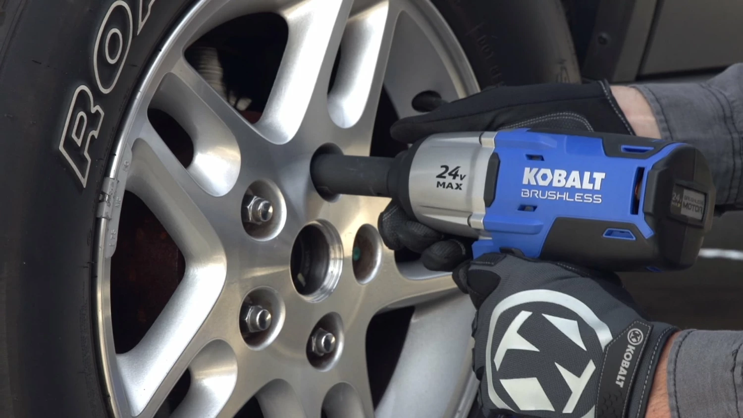Kobalt Impact Wrenches 24-volt Max Variable Speed Brushless 1/2-in Drive Cordless Impact Wrench (1-Battery Included) 2 Kobalt Impact Wrenches 24-volt Max Variable Speed Brushless 1/2-in Drive Cordless Impact Wrench (1-Battery Included) - Image 2