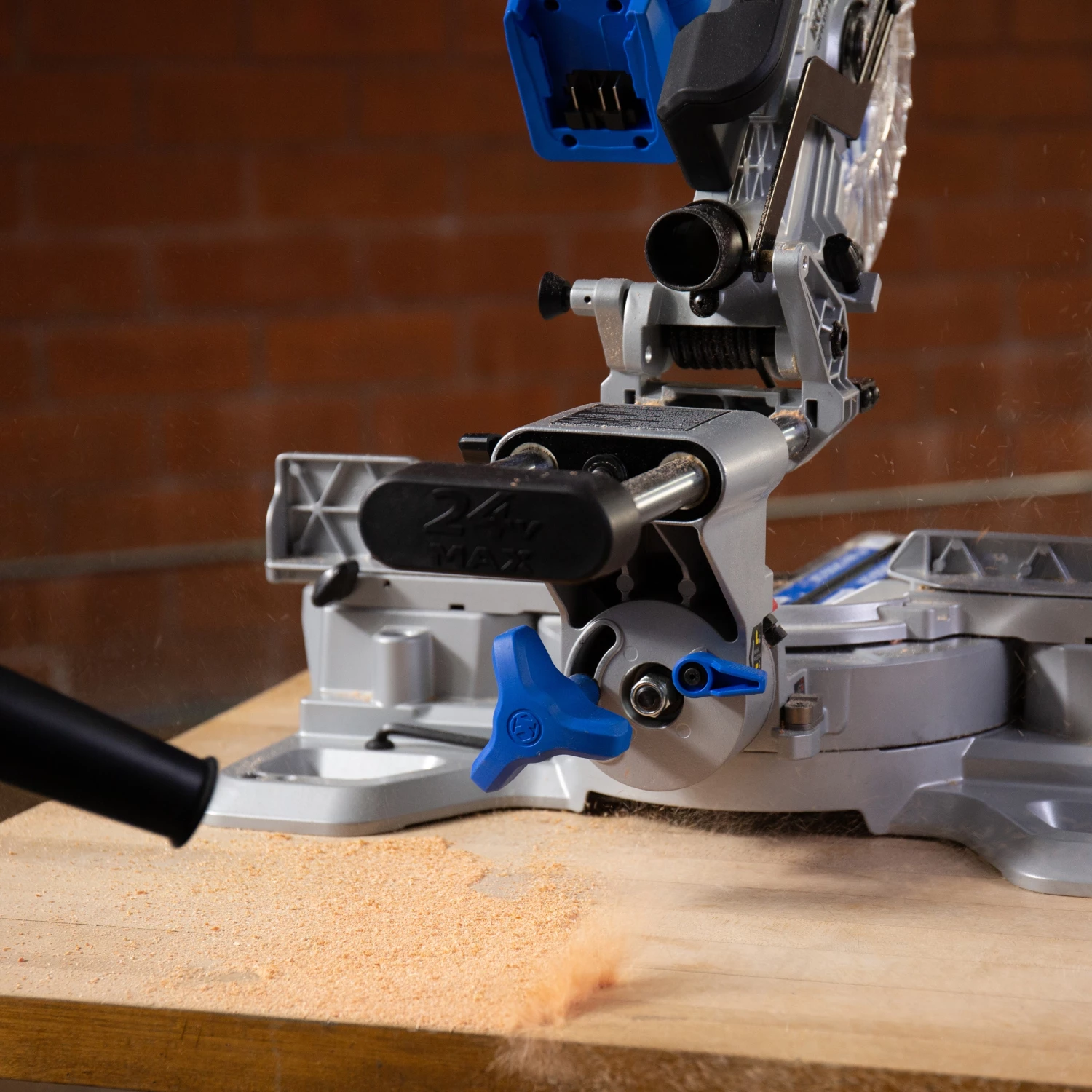 Kobalt Miter Saws 24-Volt 7-1/4-In Miter Saw - Bare Tool 8 Kobalt Miter Saws 24-Volt 7-1/4-In Miter Saw - Bare Tool - Image 8