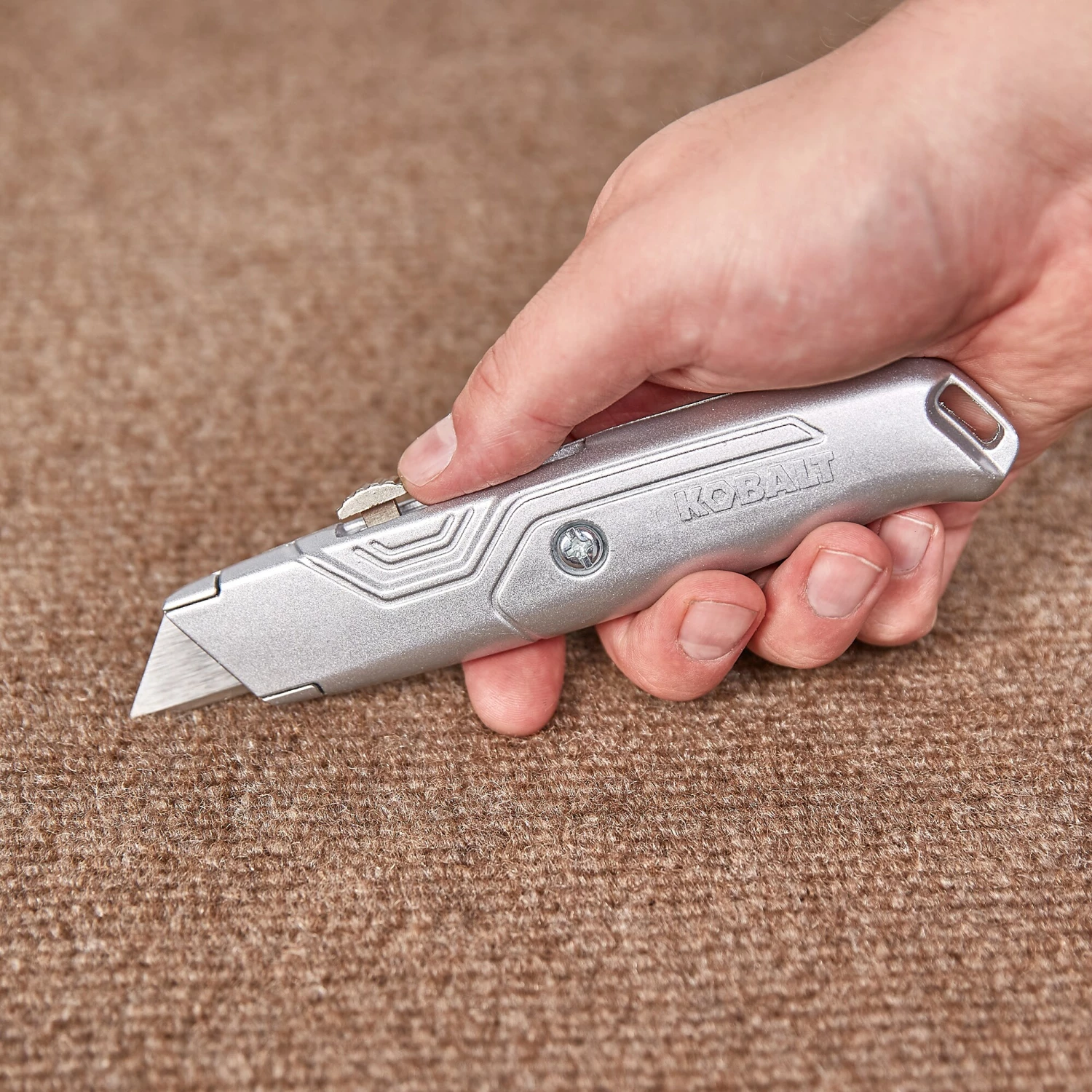 Kobalt Utility Knives 3-Blade Retractable Utility Knife with On Tool Blade Storage 4 Kobalt Utility Knives 3-Blade Retractable Utility Knife with On Tool Blade Storage - Image 4