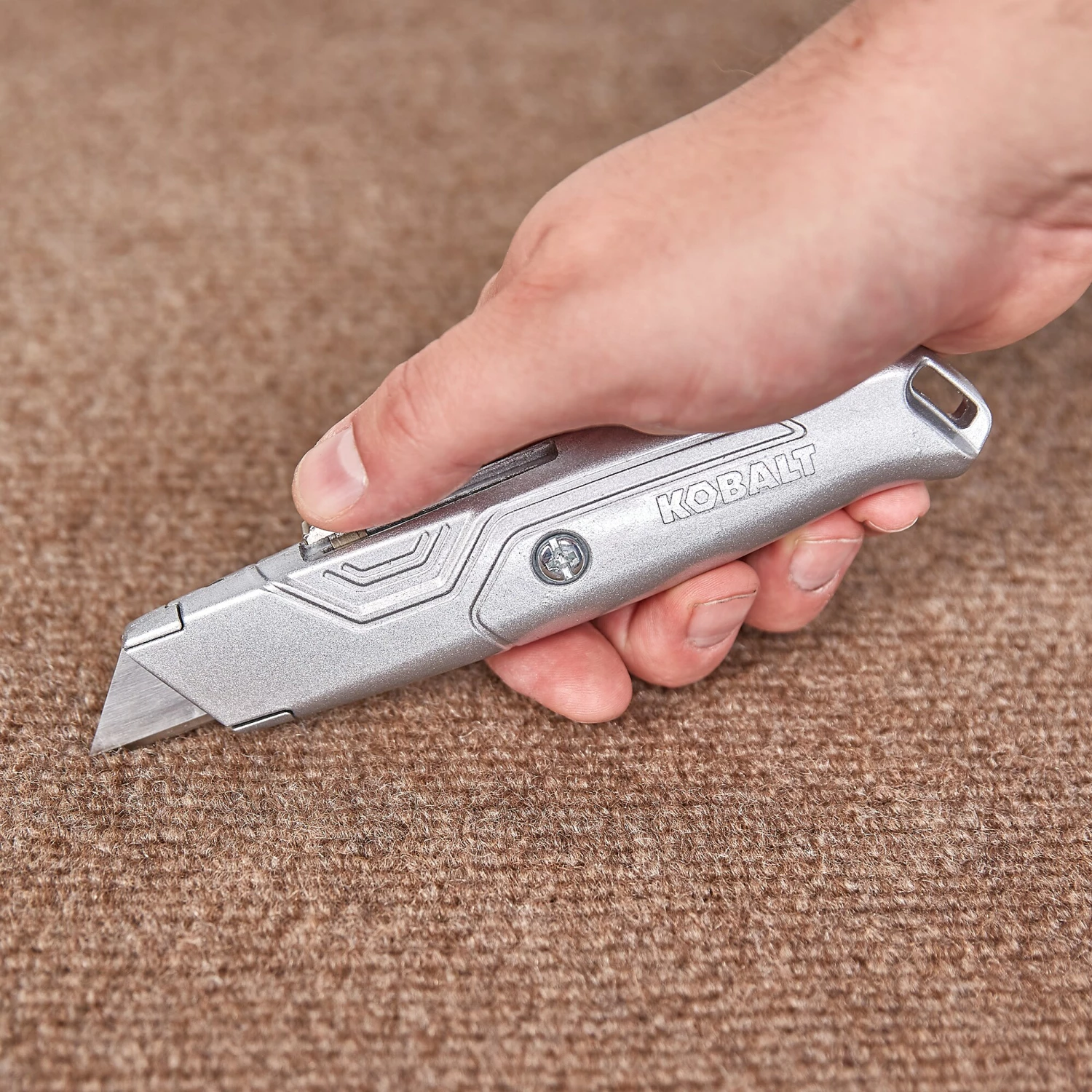 Kobalt Utility Knives Kobalt 2pk retractable utility knife 18mm 6-Blade Retractable Utility Knife with On Tool Blade Storage 4 Kobalt Utility Knives Kobalt 2pk retractable utility knife 18mm 6-Blade Retractable Utility Knife with On Tool Blade Storage - Image 4