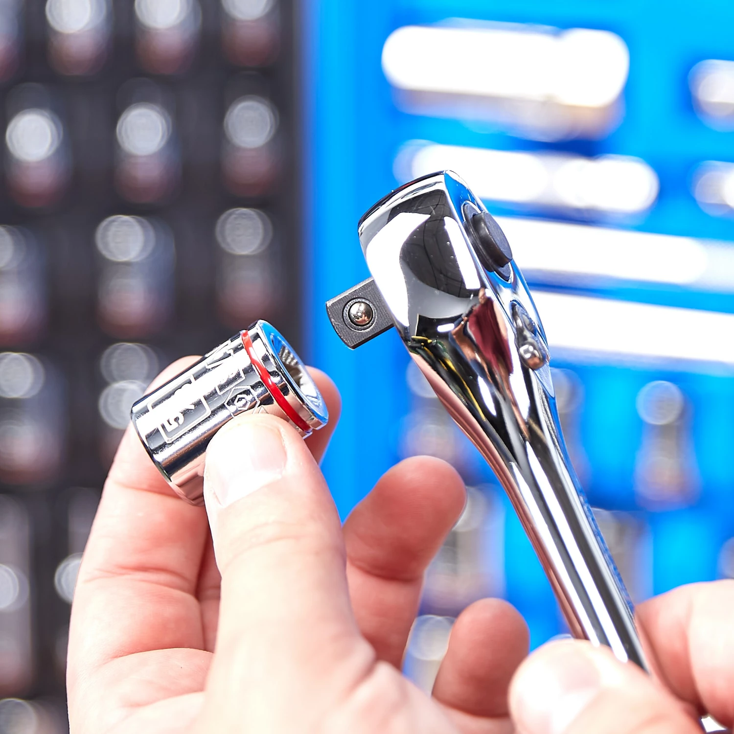 Kobalt Sockets & Socket Sets Standard (SAE) 3/8-in Drive 6-point 5/8-in Spark Plug Socket 4 Kobalt Sockets & Socket Sets Standard (SAE) 3/8-in Drive 6-point 5/8-in Spark Plug Socket - Image 4