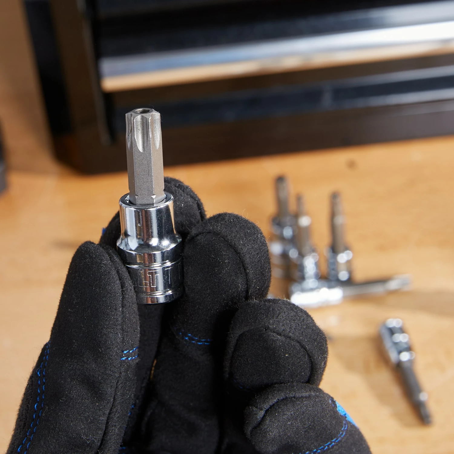 Kobalt Driver Sockets & Sets 8-Piece 1/4-in; 3/8-in Drive Set Tamper-Proof Torx Bit Tamper-Proof Driver Socket Set 3 Kobalt Driver Sockets & Sets 8-Piece 1/4-in; 3/8-in Drive Set Tamper-Proof Torx Bit Tamper-Proof Driver Socket Set - Image 3