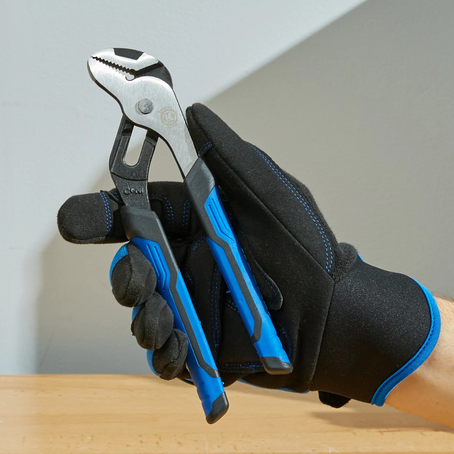 Kobalt 8-in Tongue and Groove Pliers 3 Kobalt 8-in Tongue and Groove Pliers - Image 3