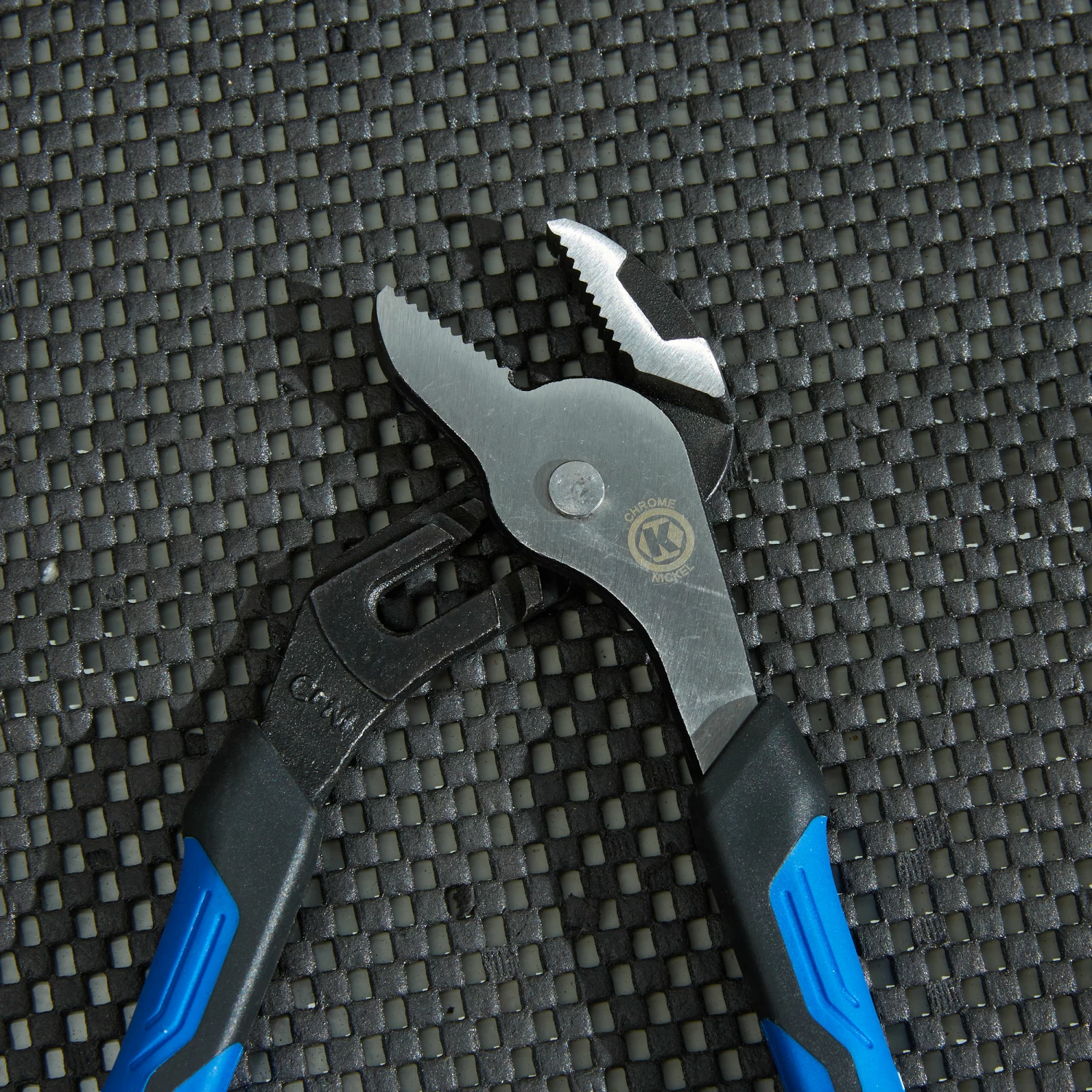 Kobalt 8-in Tongue and Groove Pliers 4 Kobalt 8-in Tongue and Groove Pliers - Image 4