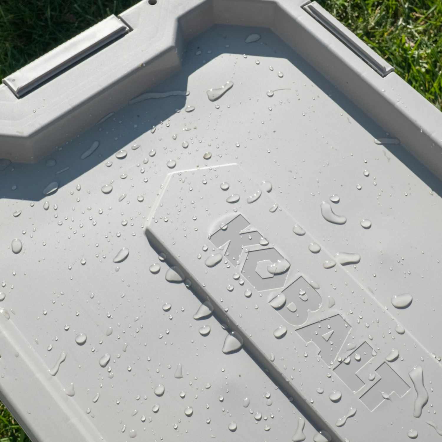 Kobalt Plastic Storage Totes X-large 24-Gallon (96-Quart) Grey Heavy Duty Tote with Latching Lid 3 Kobalt Plastic Storage Totes X-large 24-Gallon (96-Quart) Grey Heavy Duty Tote with Latching Lid - Image 3