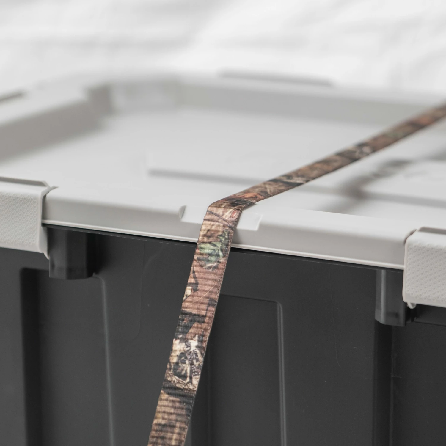 Kobalt Plastic Storage Totes X-large 24-Gallon (96-Quart) Grey Heavy Duty Tote with Latching Lid 5 Kobalt Plastic Storage Totes X-large 24-Gallon (96-Quart) Grey Heavy Duty Tote with Latching Lid - Image 5