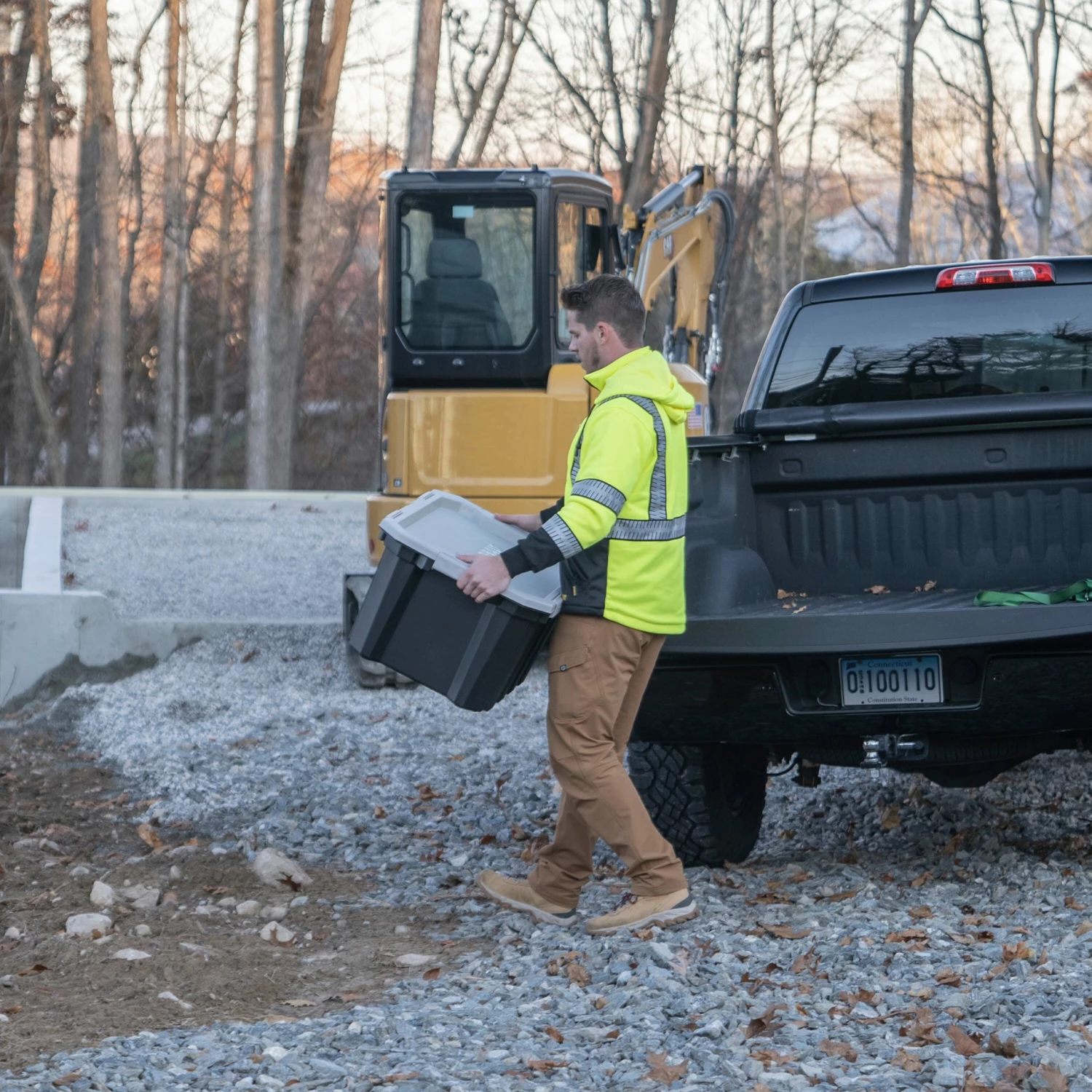 Kobalt Plastic Storage Totes X-large 24-Gallon (96-Quart) Grey Heavy Duty Tote with Latching Lid 12 Kobalt Plastic Storage Totes X-large 24-Gallon (96-Quart) Grey Heavy Duty Tote with Latching Lid - Image 12