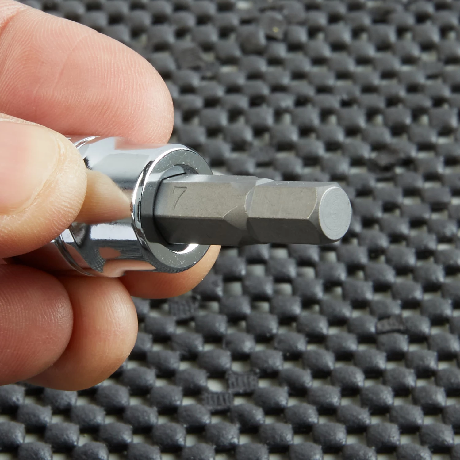 Kobalt Driver Sockets & Sets 3/8-in Drive 7-mm Hex Bit Metric Driver Socket 2 Kobalt Driver Sockets & Sets 3/8-in Drive 7-mm Hex Bit Metric Driver Socket - Image 2