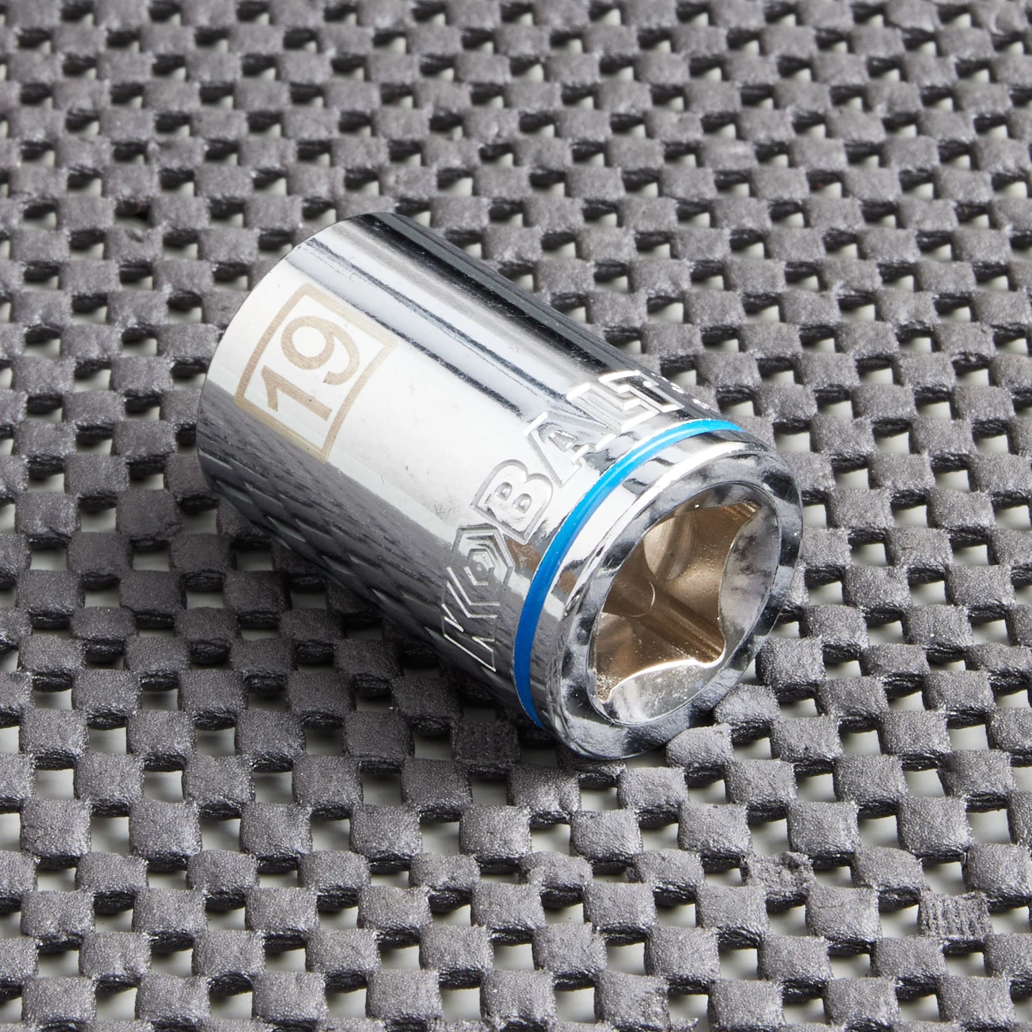 Kobalt Sockets & Socket Sets Metric 1/2-in Drive 12-point 19-mm Shallow Socket 3 Kobalt Sockets & Socket Sets Metric 1/2-in Drive 12-point 19-mm Shallow Socket - Image 3